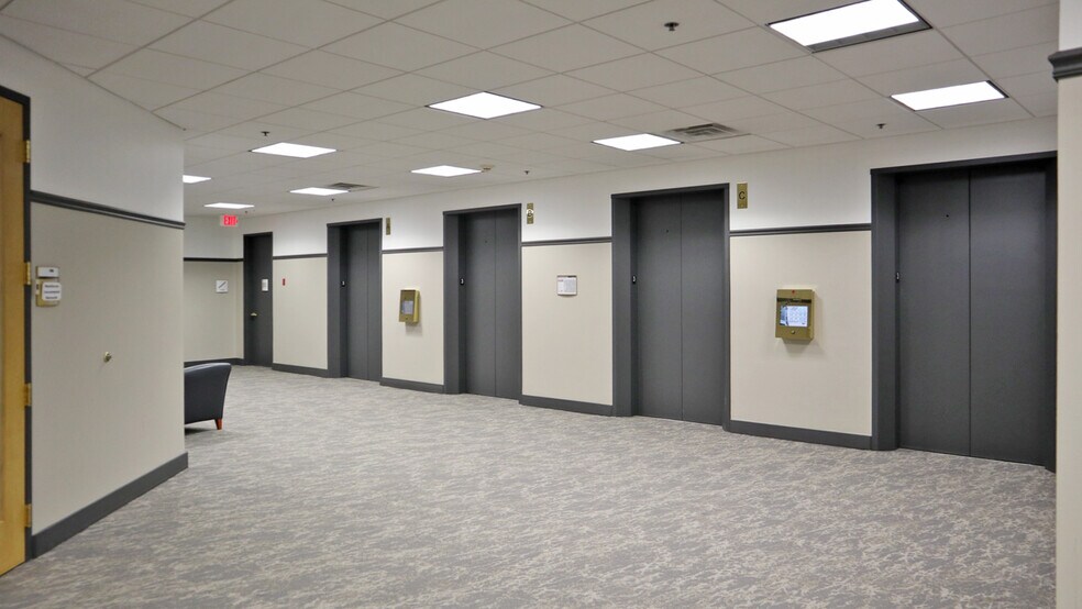 80 Monroe Ave, Memphis, TN à louer - Photo intérieure – Image 3 sur 19