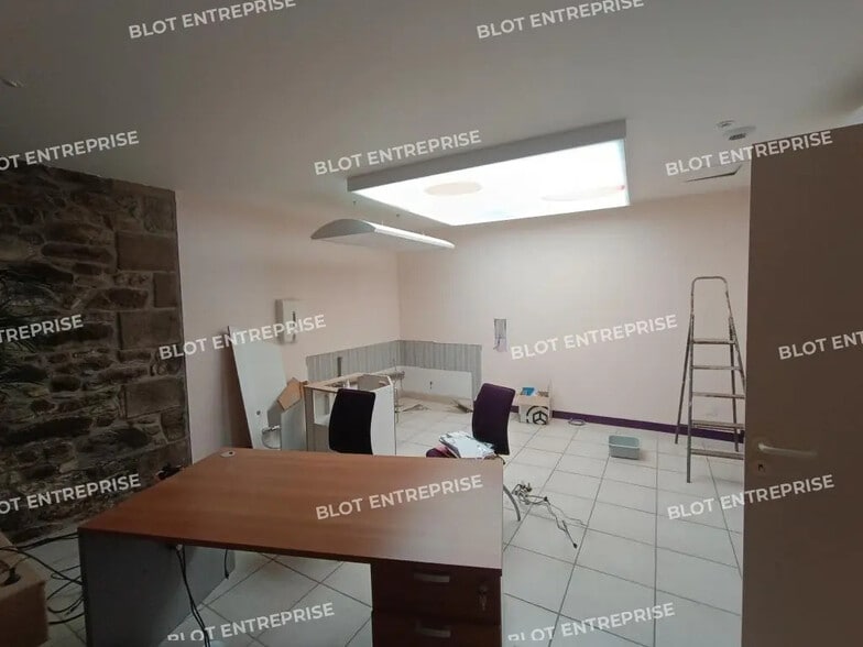 Bureau dans Saint-Pol-de-Léon à vendre - Photo de l’immeuble – Image 3 sur 5