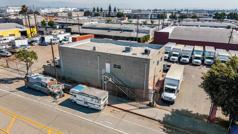 1808 58th Pl, Los Angeles, CA à vendre - Photo de l’immeuble – Image 2 sur 22