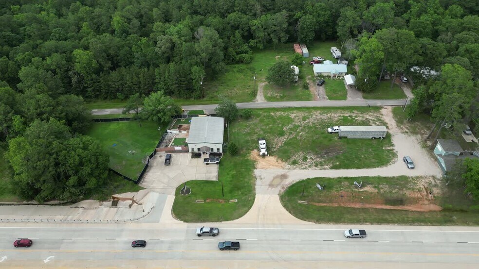 10332 FM 1097 Rd W, Willis, TX à vendre - Vidéo sur l’annonce professionnelle – Image 2 sur 12