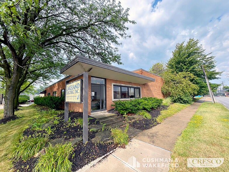 5350 Grant Ave, Cuyahoga Heights, OH à louer - Photo de l’immeuble – Image 1 sur 16
