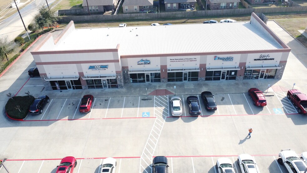 2215 Rollingbrook Dr, Baytown, TX à vendre - Photo de l’immeuble – Image 3 sur 5