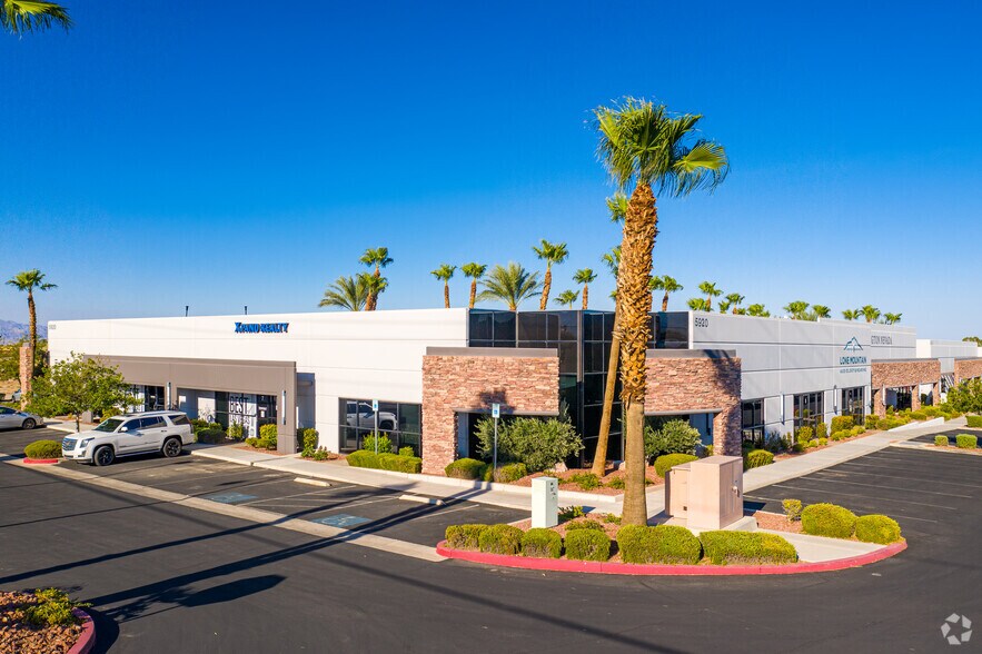 5920 S Rainbow Blvd, Las Vegas, NV à vendre - Photo principale – Image 1 sur 12