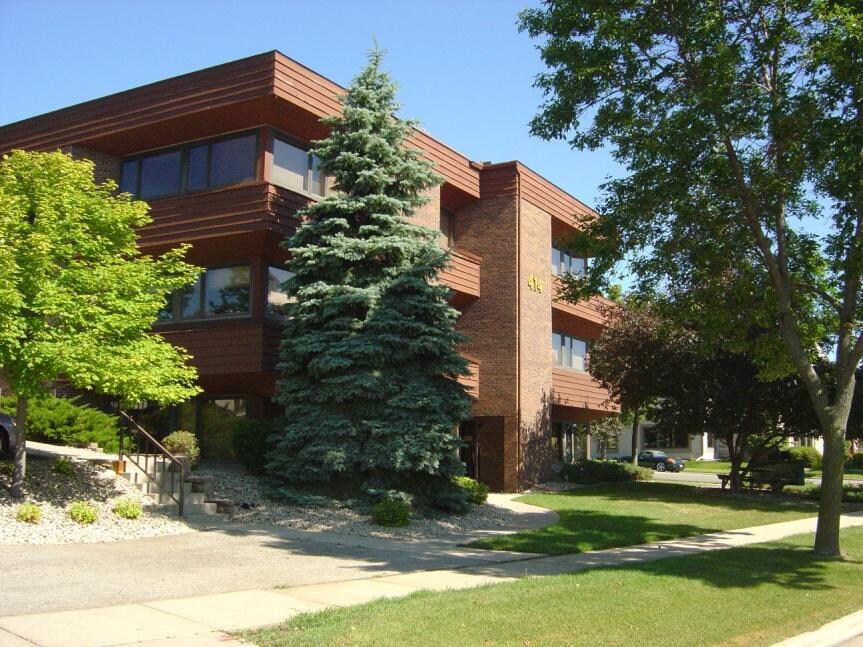 414 D'Onofrio Dr, Madison, WI à louer Photo de l’immeuble– Image 1 sur 4