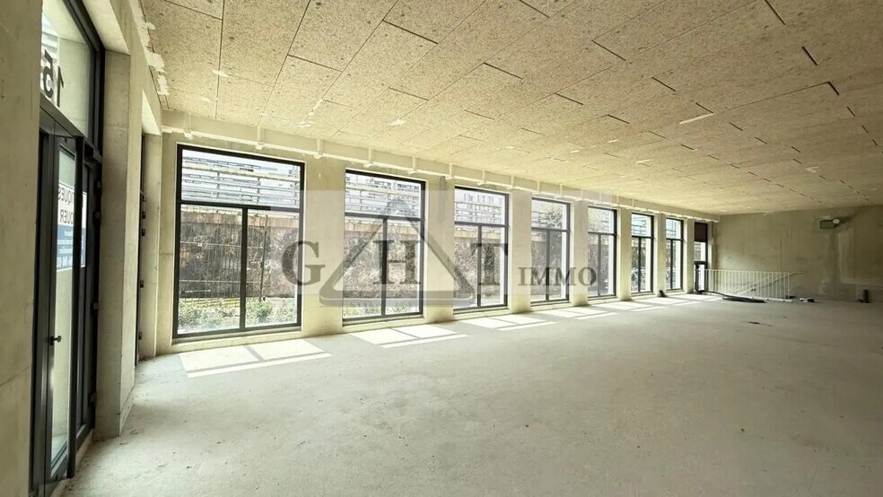 Local commercial dans Paris à louer - Photo de l’immeuble – Image 3 sur 11