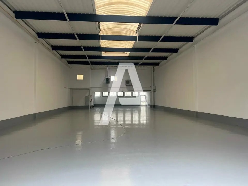 Local d’activités dans Bonneuil-sur-Marne à louer Photo intérieure– Image 1 sur 9