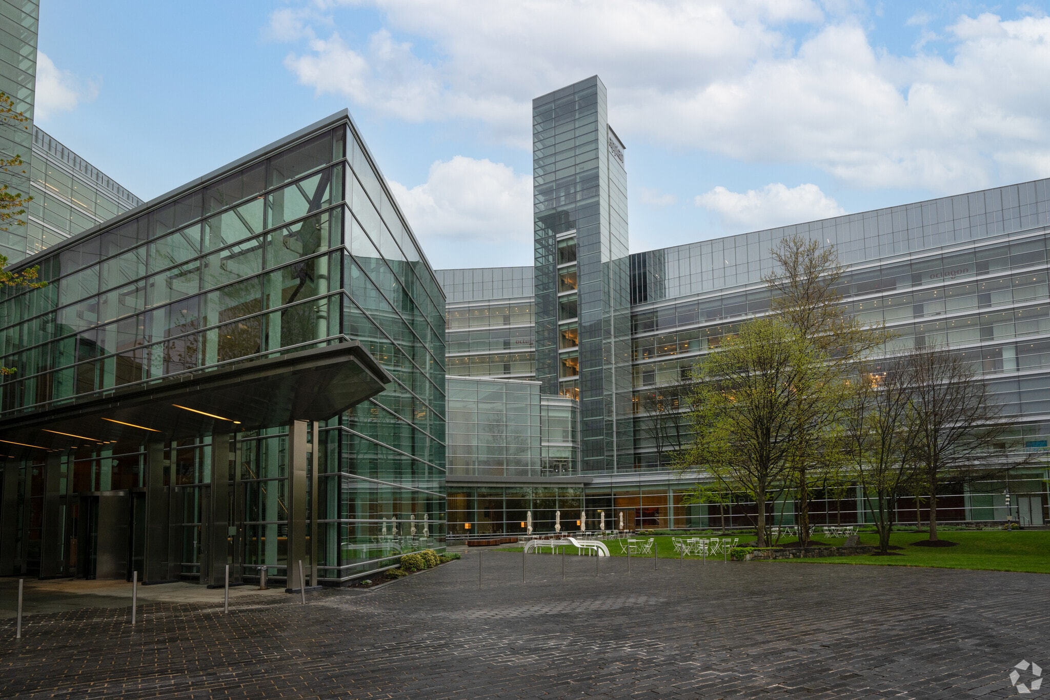 7950 Jones Branch Dr, McLean, VA à louer Photo principale– Image 1 sur 6