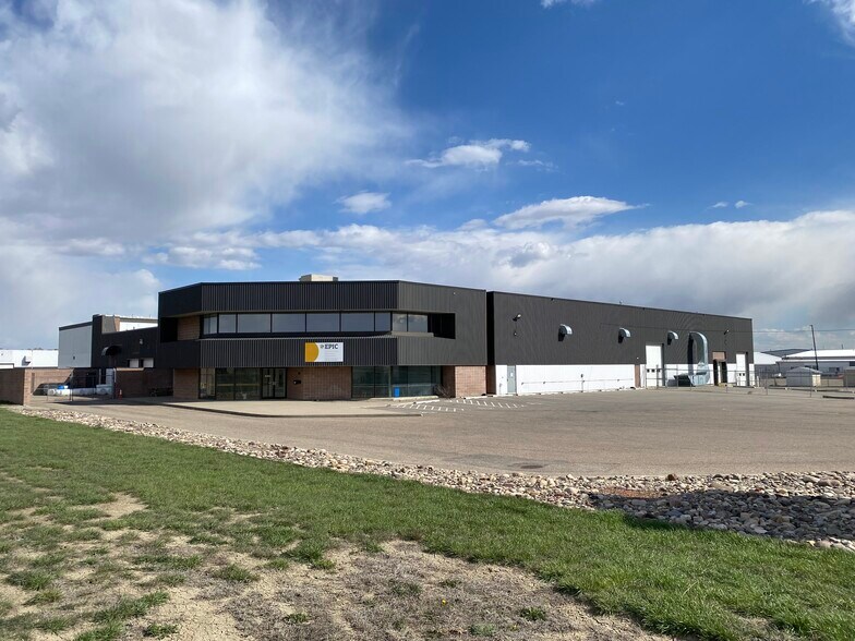2525 36th St N, Lethbridge, AB à louer - Photo de l’immeuble – Image 3 sur 6