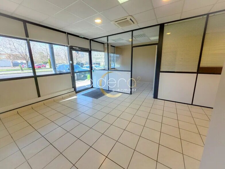 Bureau dans Aubière à louer - Photo de l’immeuble – Image 3 sur 13