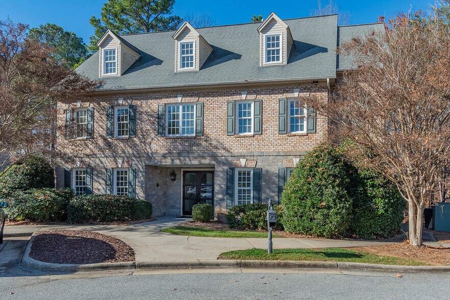 3907 N Elm St, Greensboro, NC à vendre - Photo de l’immeuble – Image 1 sur 9