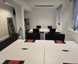 10 Whites Row, Londres à louer Photo intérieure– Image 1 sur 4