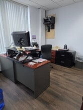 301 Science Dr, Moorpark, CA à louer Photo intérieure– Image 2 sur 6