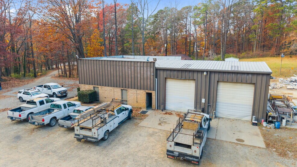 3136 Cogbill Road Portfolio portefeuille de 3 biens à vendre sur LoopNet.fr - Photo de l’immeuble – Image 2 sur 15