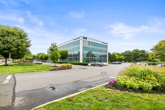 275 Broadhollow Rd, Melville, NY à louer Photo intérieure– Image 2 sur 5