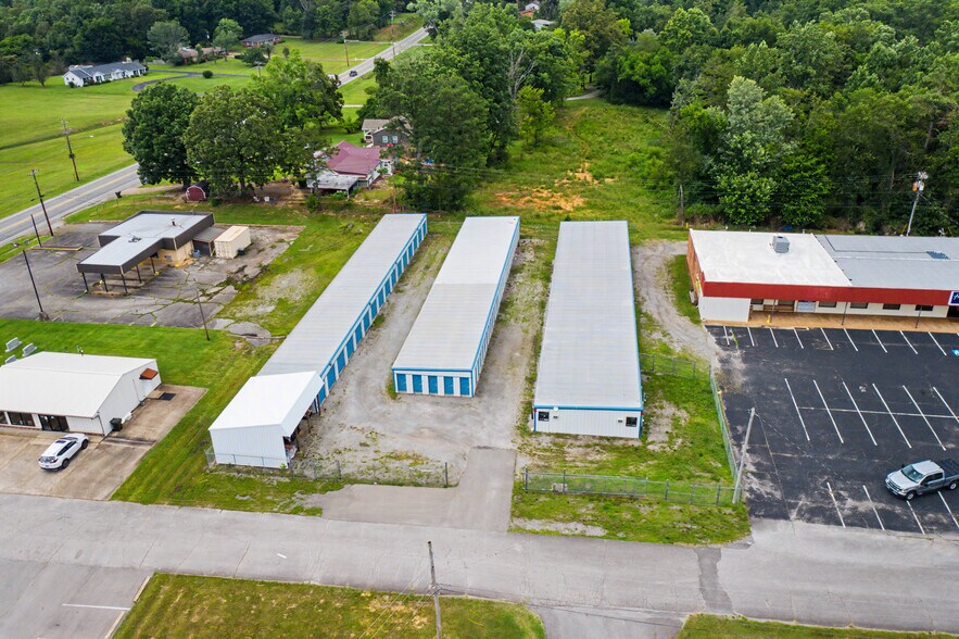 105 Progress Center Plz, Centerville, TN à vendre - Photo de l’immeuble – Image 3 sur 21