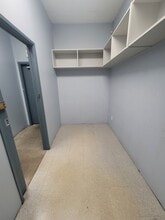 17728 66 Av, Surrey, BC à louer Photo intérieure– Image 2 sur 12