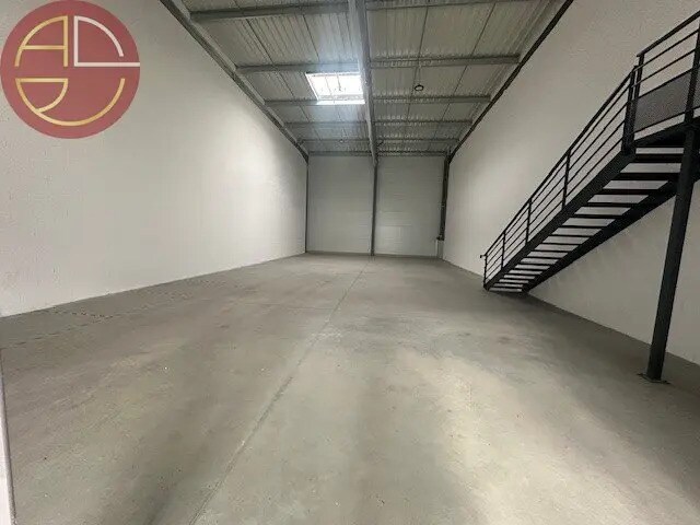 Plus de détails pour Industriel/Logistique à louer