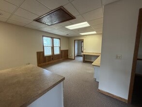 8100-8116 Cazenovia Rd, Manlius, NY à louer Photo de l’immeuble– Image 2 sur 5