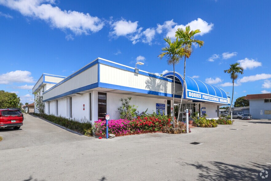 311 NE 8th St, Homestead, FL à louer - Photo de l’immeuble – Image 1 sur 4