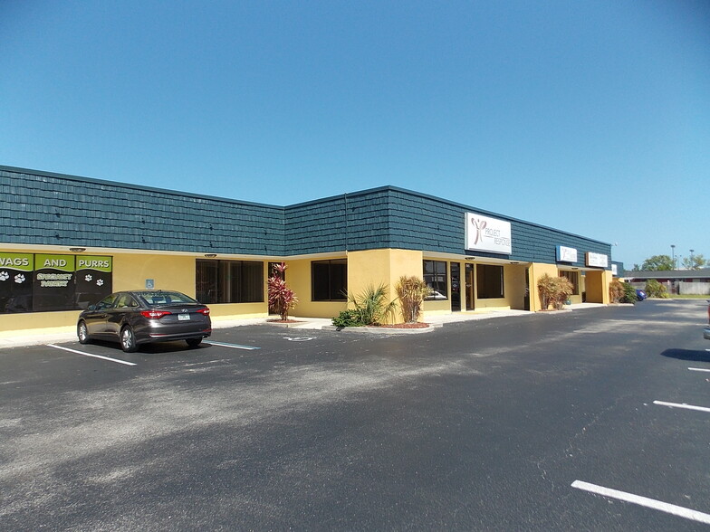 725-765 S Apollo Blvd, Melbourne, FL à louer - Photo de l’immeuble – Image 3 sur 11