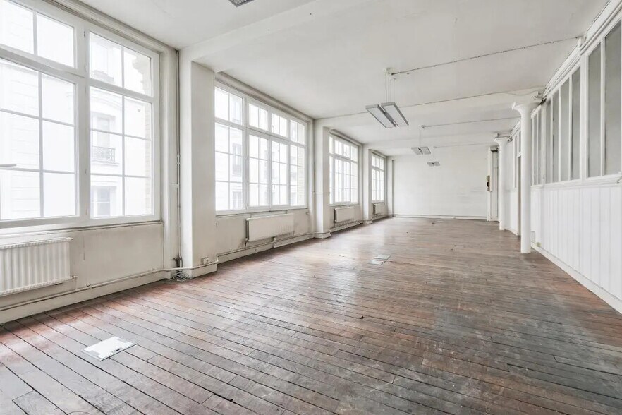 Bureau dans Paris à louer - Photo de l’immeuble – Image 1 sur 8