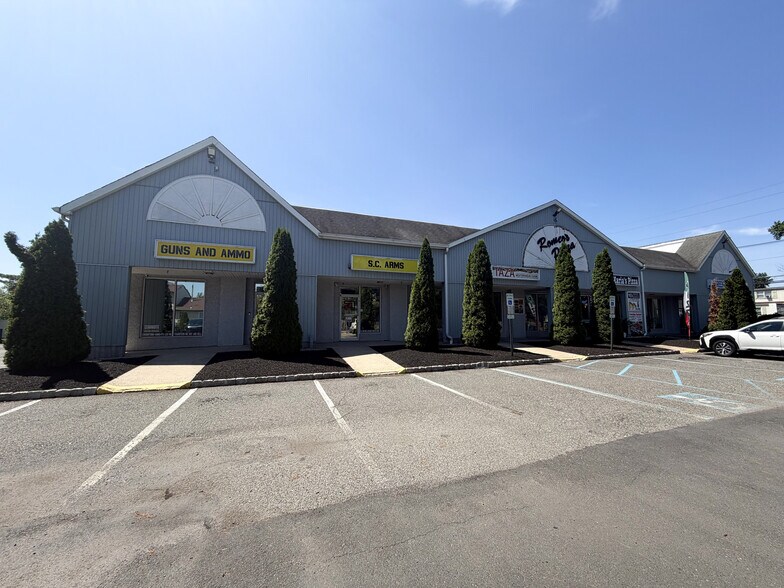 210 Summerhill Rd, Spotswood, NJ à louer - Photo de l’immeuble – Image 2 sur 4