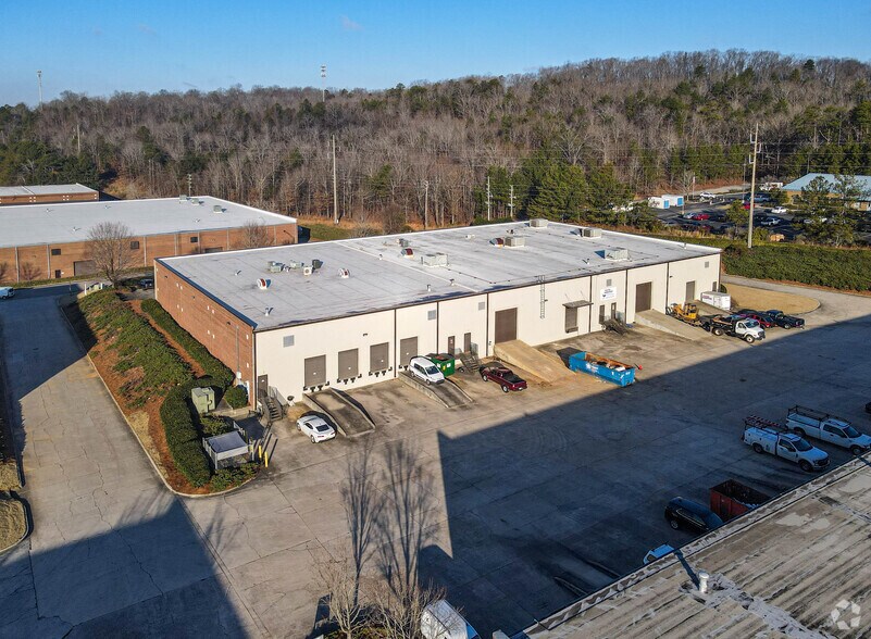 300-308 Cahaba Valley Cir, Pelham, AL à louer - Photo de l’immeuble – Image 2 sur 7