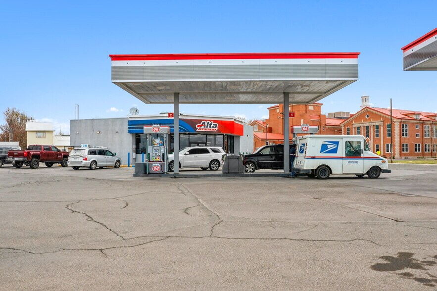 1601 Main St, Alamosa, CO à vendre - Photo de l’immeuble – Image 2 sur 13