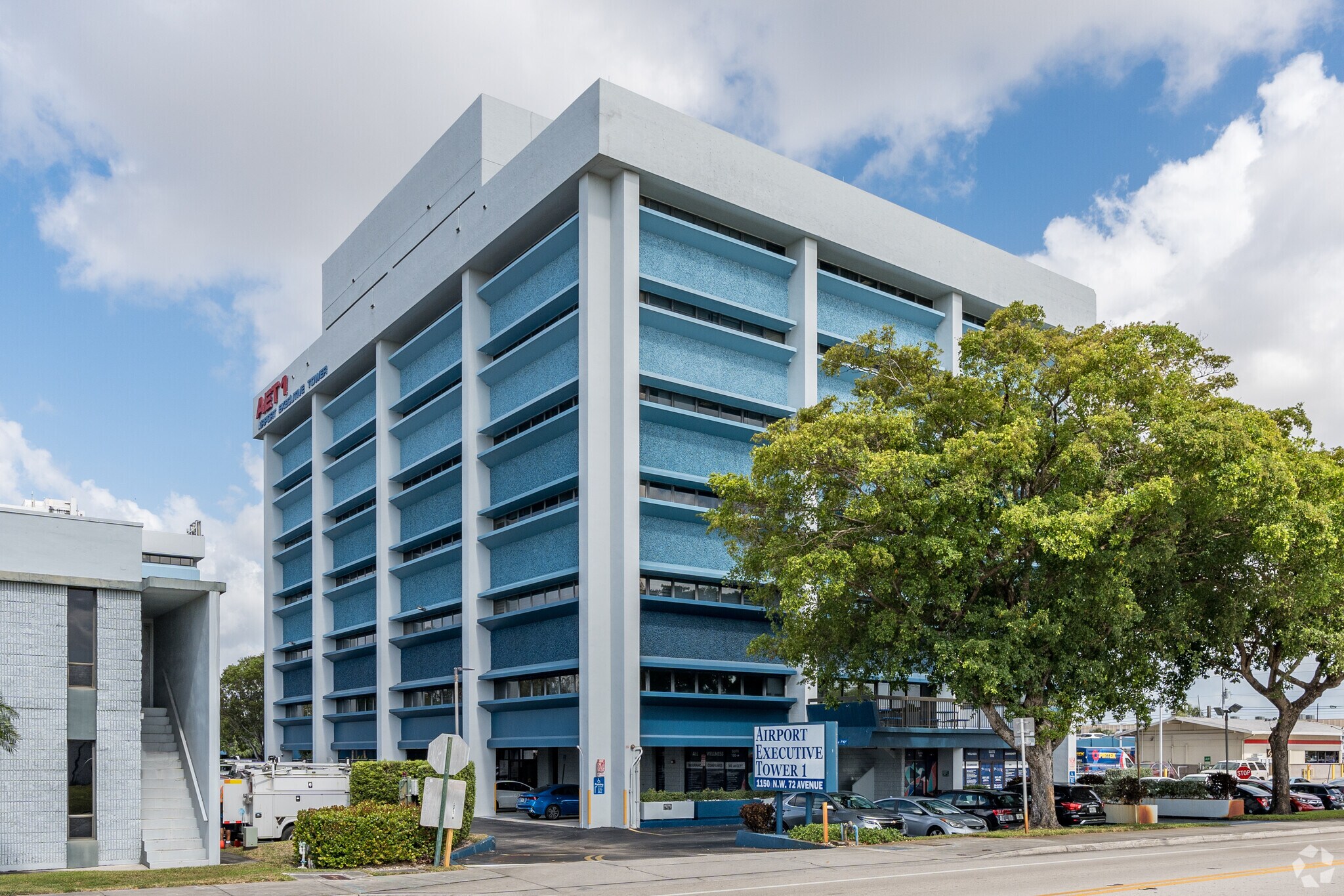 1150 NW 72nd Ave, Miami, FL à louer Photo principale– Image 1 sur 26