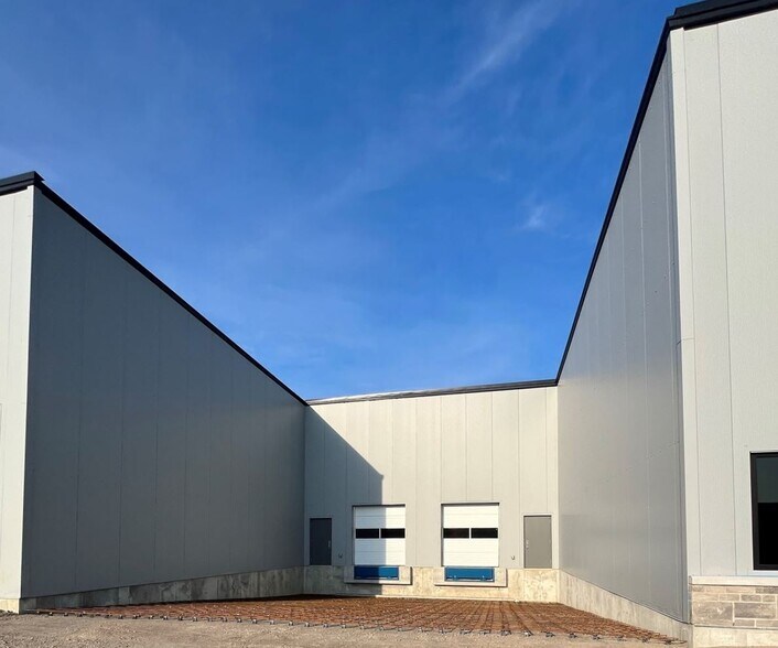 296 University ave, Belleville, ON à louer - Photo de l’immeuble – Image 3 sur 15