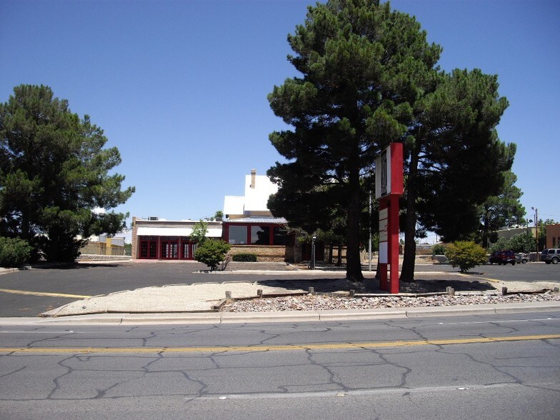 523 E Idaho Ave, Las Cruces, NM à vendre - Photo de l’immeuble – Image 2 sur 17