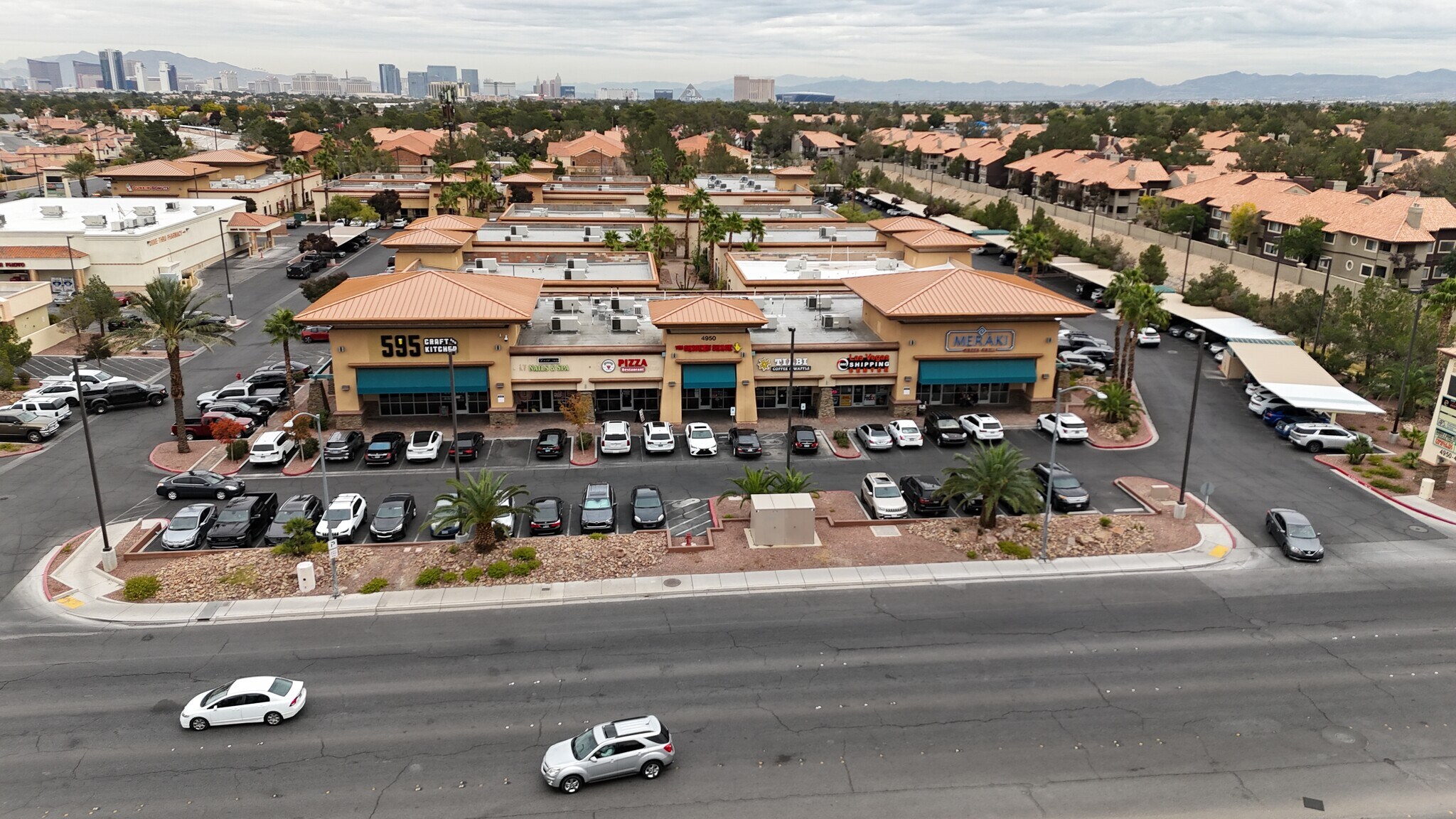 4950 S Rainbow Blvd, Las Vegas, NV à louer Photo principale– Image 1 sur 6