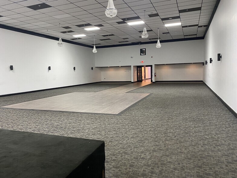 6200 Memorial Dr, Stone Mountain, GA à louer - Photo de l’immeuble – Image 3 sur 5