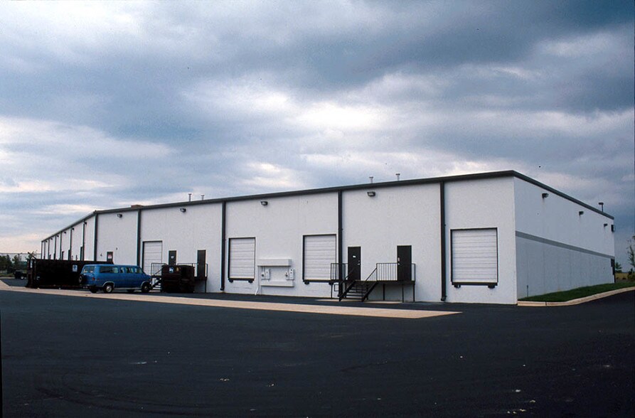 2300 Westinghouse Blvd, Raleigh, NC à louer - Photo de l’immeuble – Image 2 sur 9