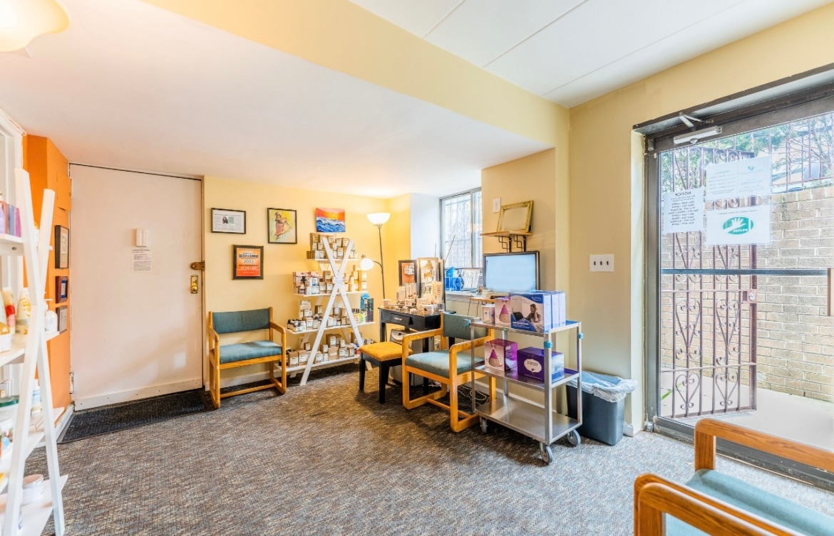 122-15 25th Rd, Flushing, NY 11354 - Lot CF3 -  - Photo intérieure - Image 1 of 13