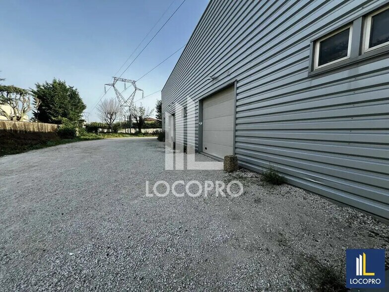 Local d'activités dans Avignon à vendre - Photo de l’immeuble – Image 1 sur 7