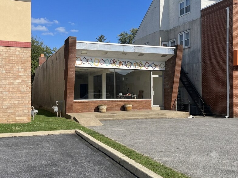47 W Eagle Rd, Havertown, PA à louer - Photo de l’immeuble – Image 2 sur 12