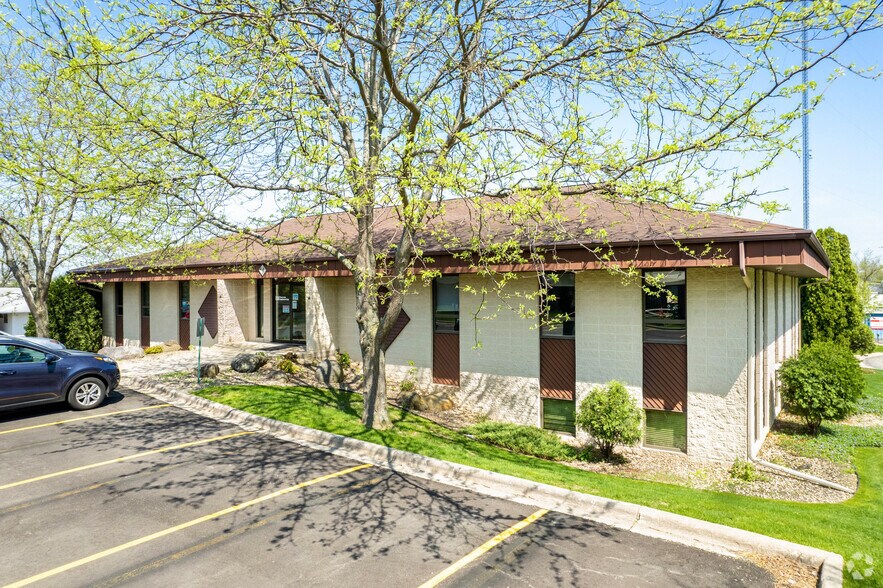 14 Ellis Potter Ct, Madison, WI à vendre - Photo de l’immeuble – Image 2 sur 5