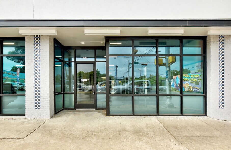 1201 E Cesar Chavez St E, Austin, TX à louer - Photo de l’immeuble – Image 3 sur 30