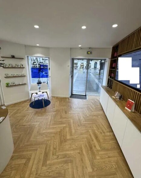 Local commercial dans Nantes à louer - Photo de l’immeuble – Image 3 sur 5