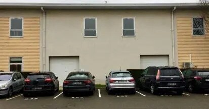 Local d’activités dans Voisins-le-Bretonneux à louer - Photo de l’immeuble – Image 2 sur 2