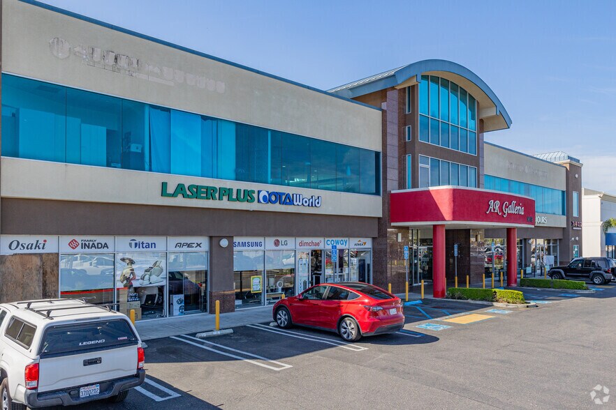 9618-9622 Garden Grove Blvd, Garden Grove, CA à louer - Photo de l’immeuble – Image 2 sur 6