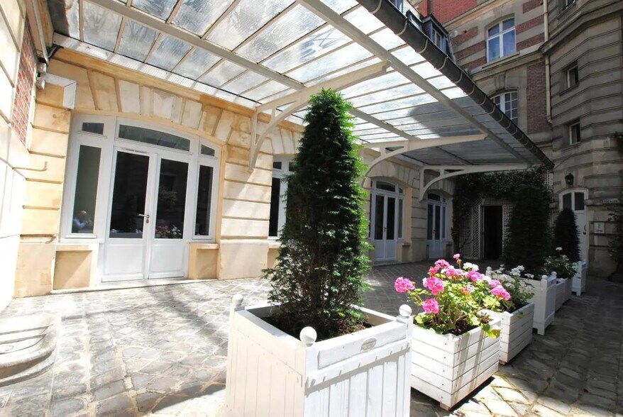 Bureau dans Paris à louer - Photo de l’immeuble – Image 3 sur 17