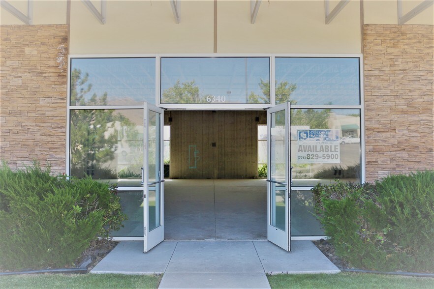 6340 Mae Anne Ave, Reno, NV à vendre - Photo de l’immeuble – Image 3 sur 12