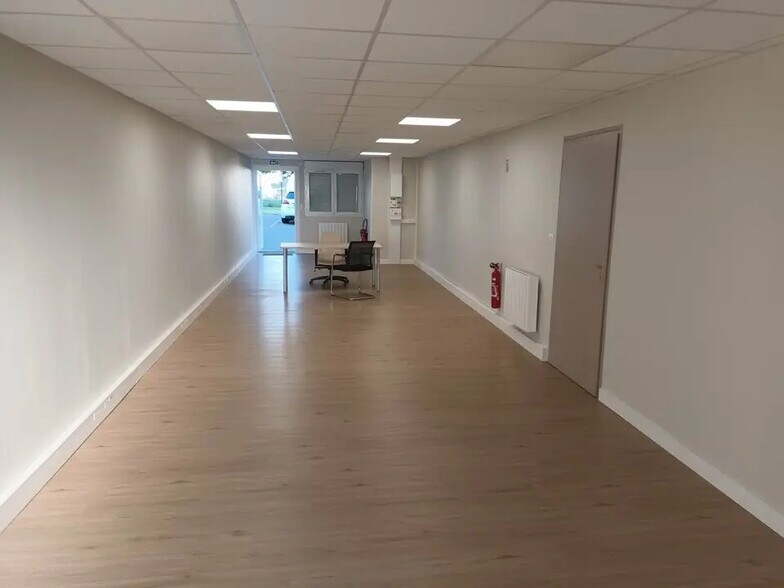 Bureau dans Évreux à louer - Photo de l’immeuble – Image 2 sur 10