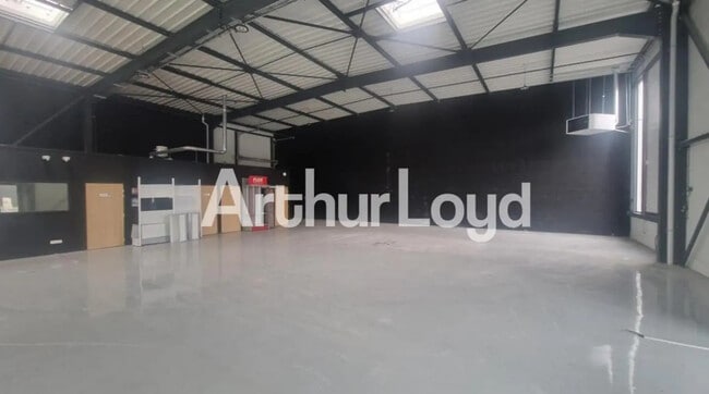 Plus de détails pour Local d’activités à vendre