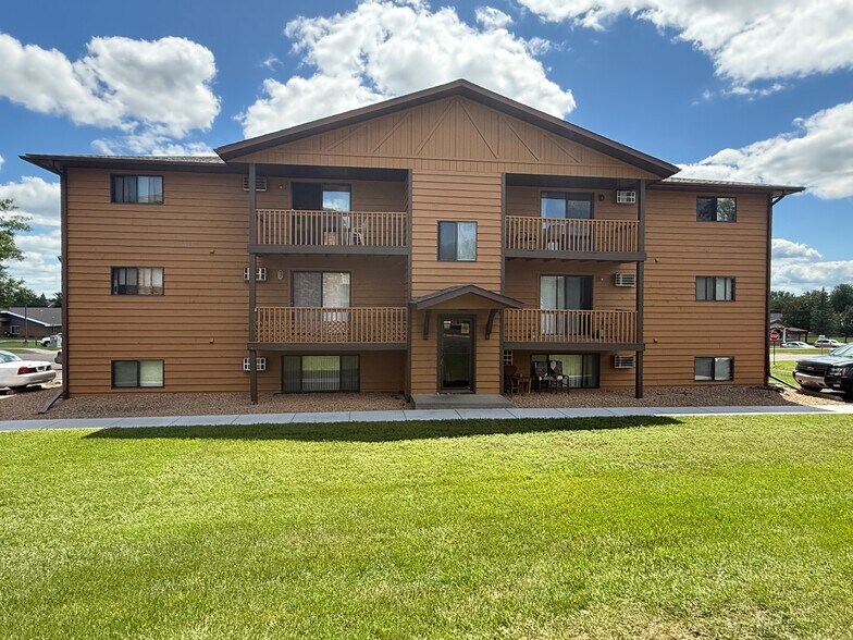 307 13th St N, Sauk Rapids, MN à vendre - Photo principale – Image 1 sur 16