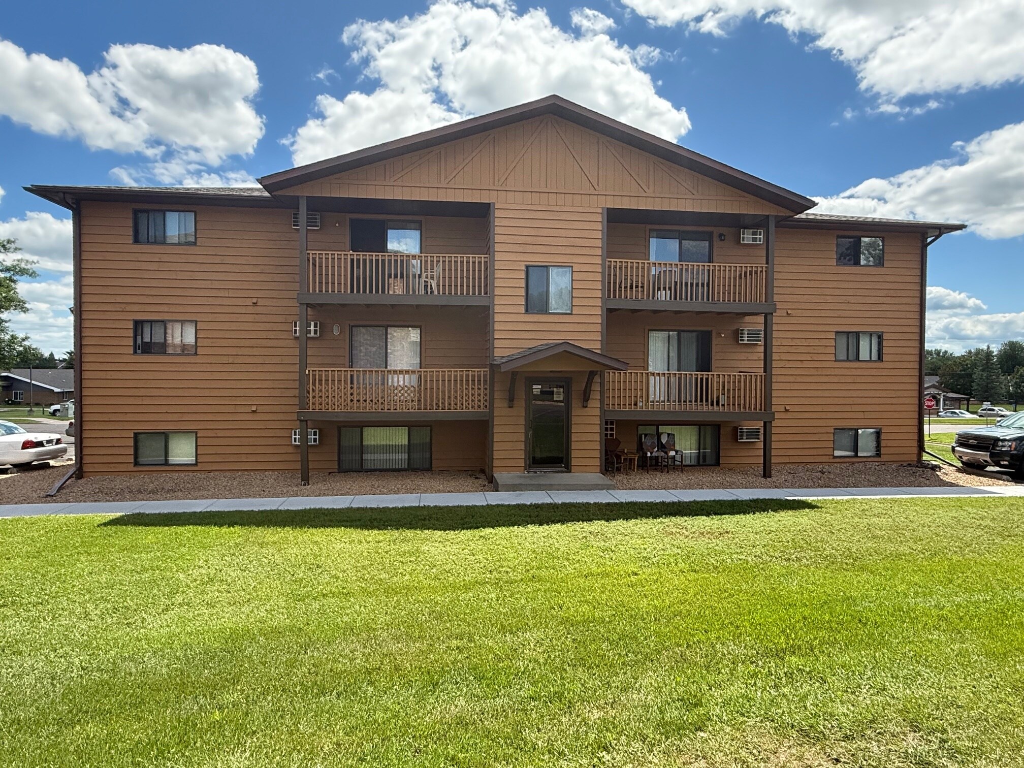 307 13th St N, Sauk Rapids, MN à vendre Photo principale– Image 1 sur 17