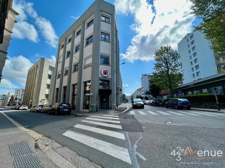 Bureau dans Saint-Étienne à vendre - Photo de l’immeuble – Image 2 sur 10