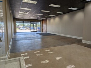 1633 E Beebe Capps Expy, Searcy, AR à louer Photo intérieure– Image 2 sur 7